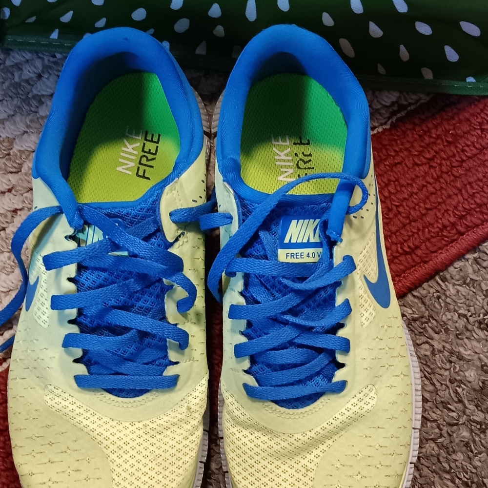 Womens nike shoes